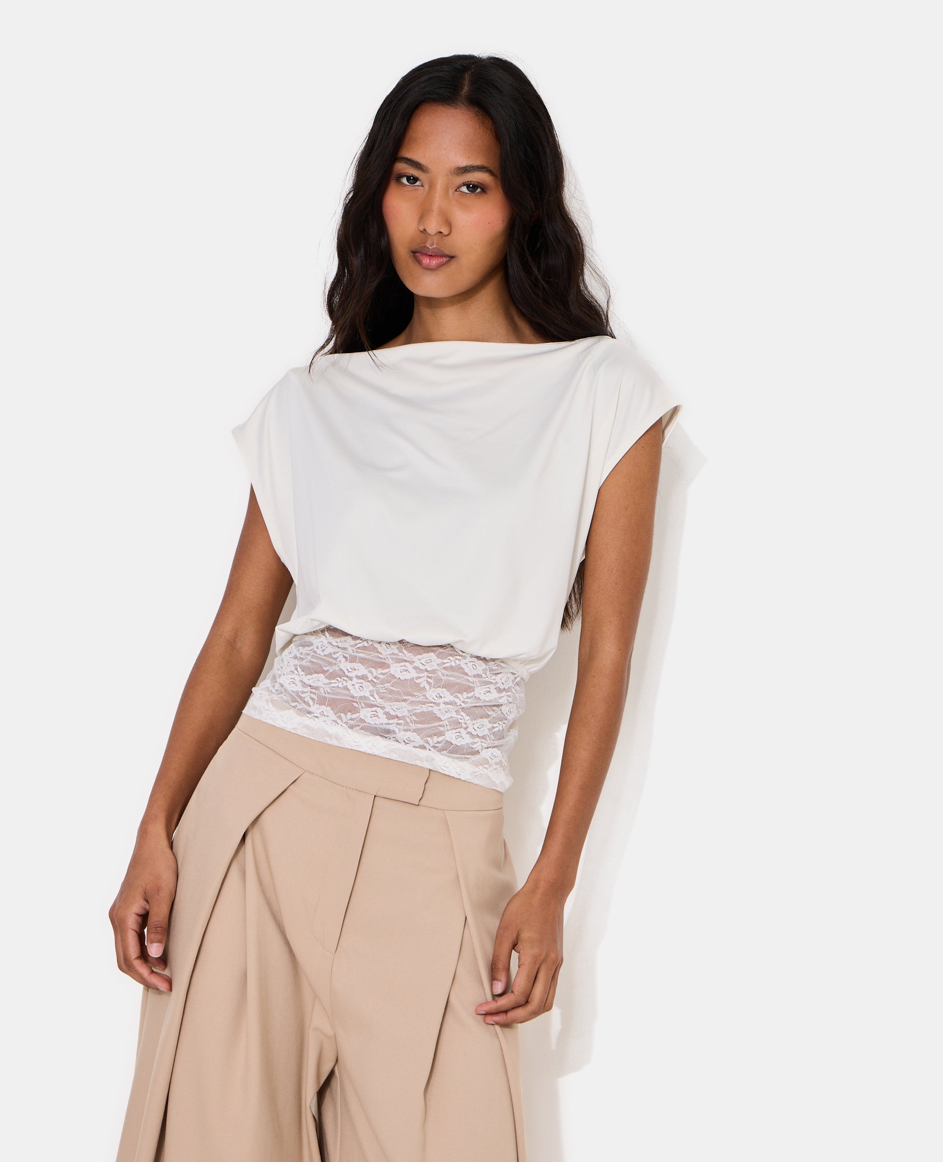 T-shirt sans manches avec dentelle