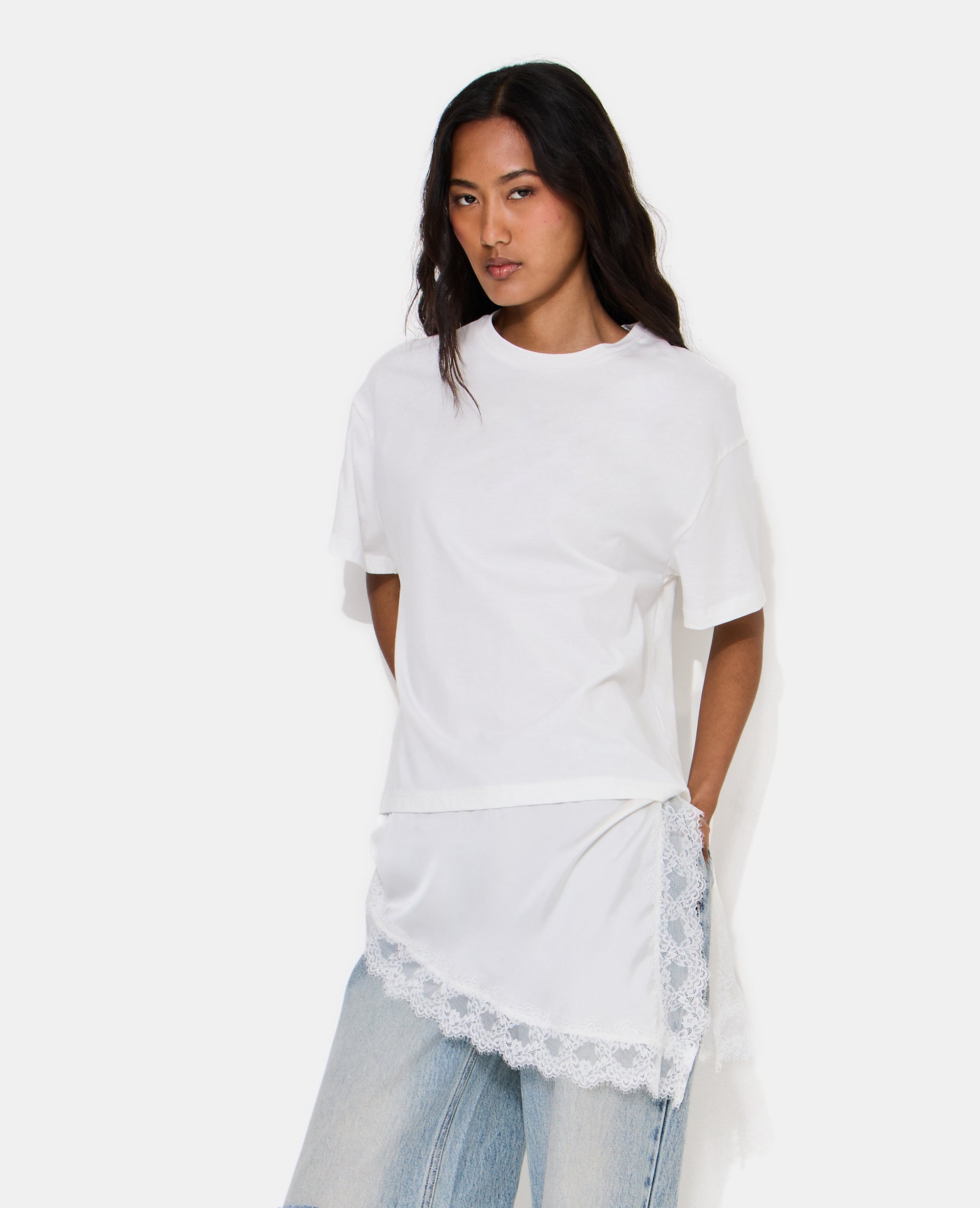 T-shirt oversize avec empiècement satin et dentelle