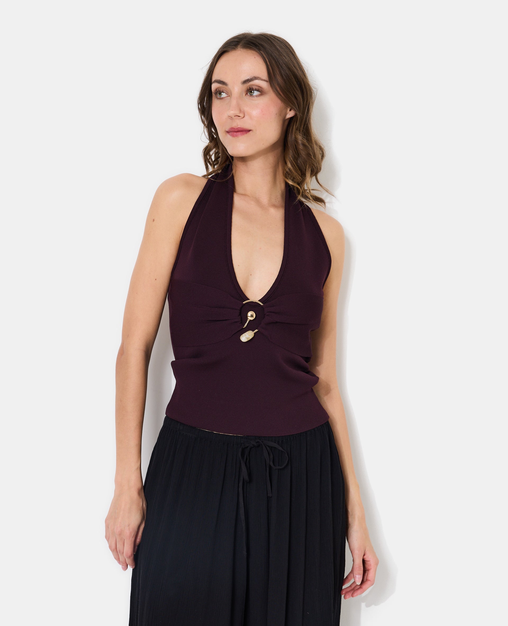 Top en maille dos-nu avec détail bijou poitrine