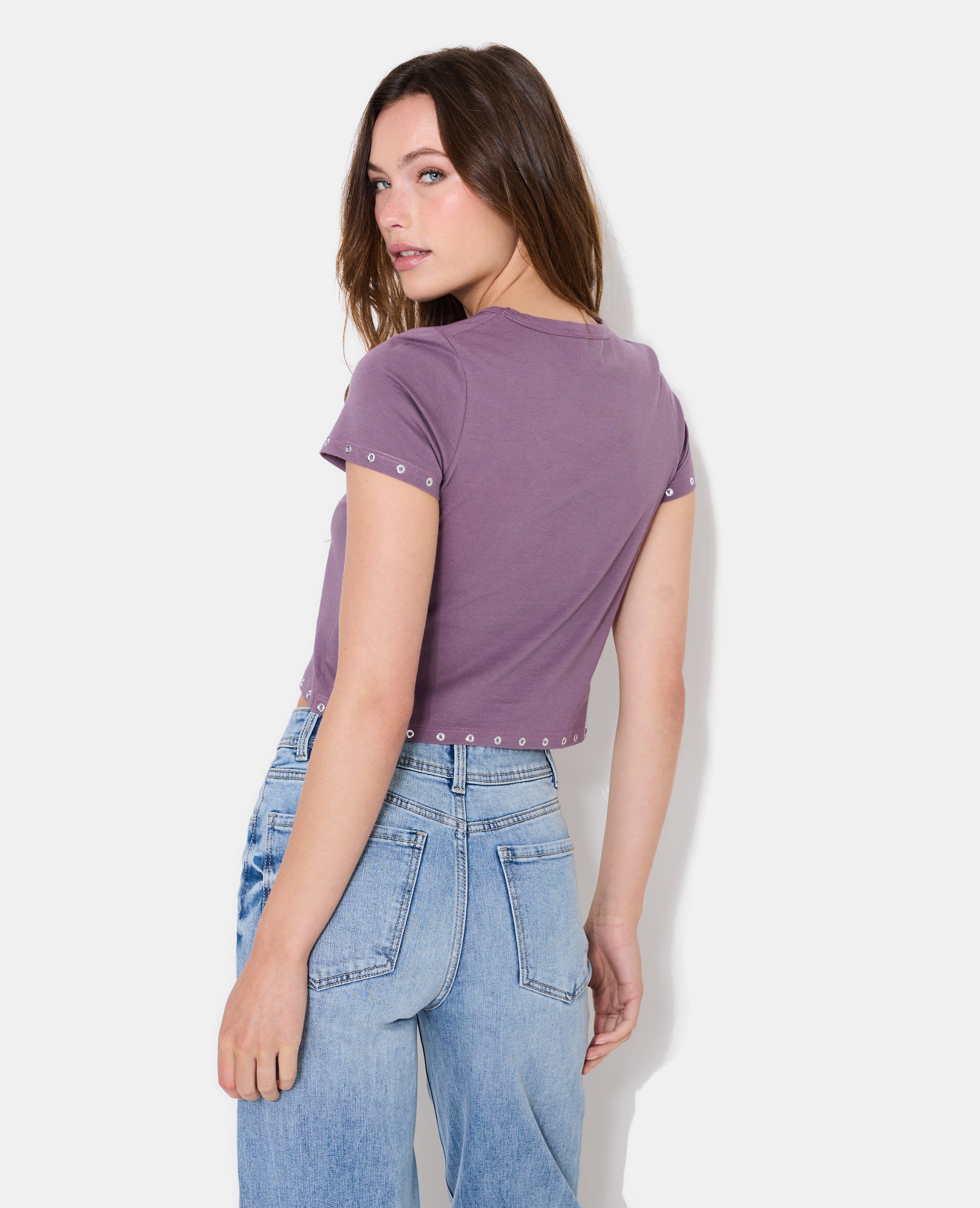 T-shirt court avec œillets