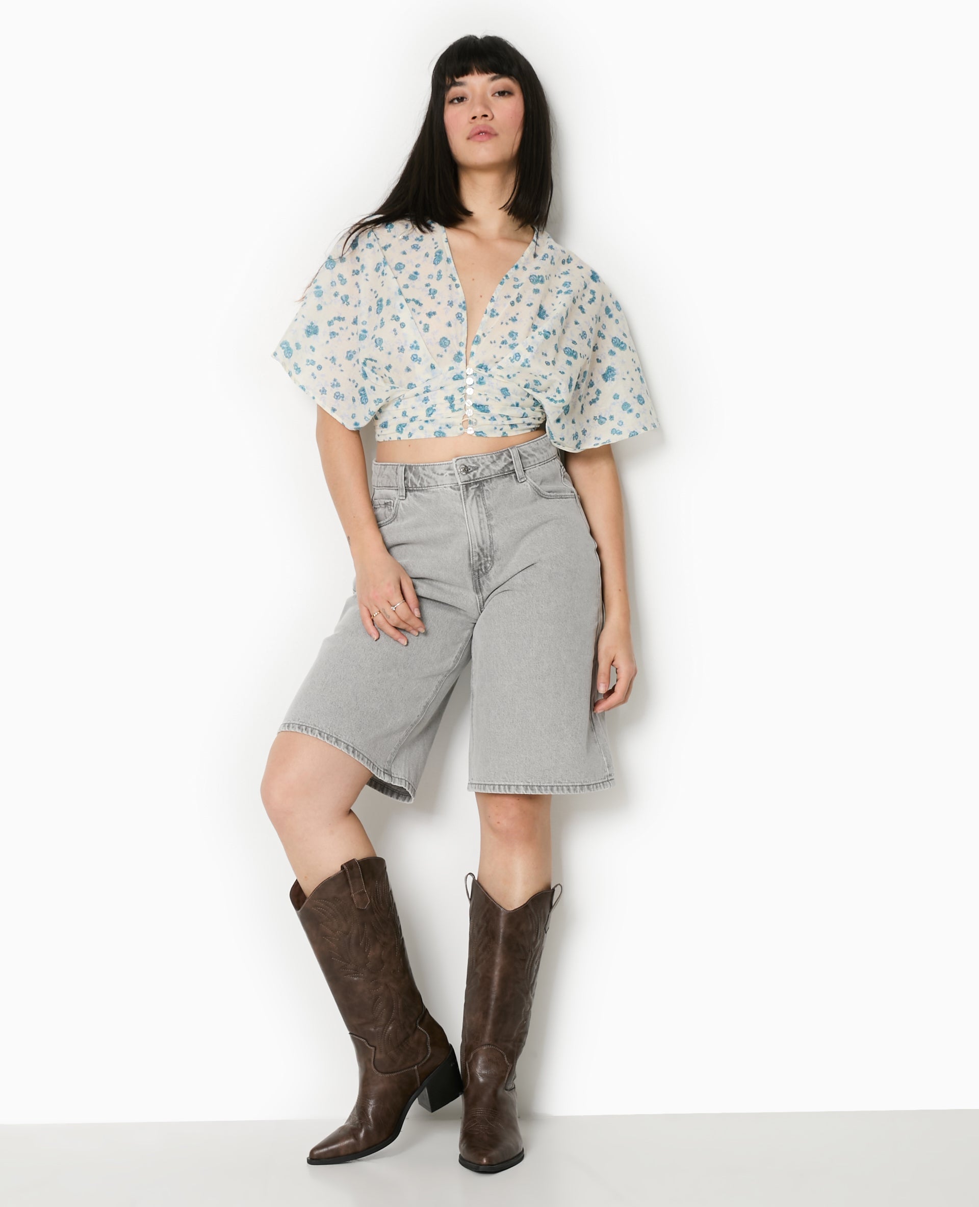 Blouse courte manches papillons motif fleurs
