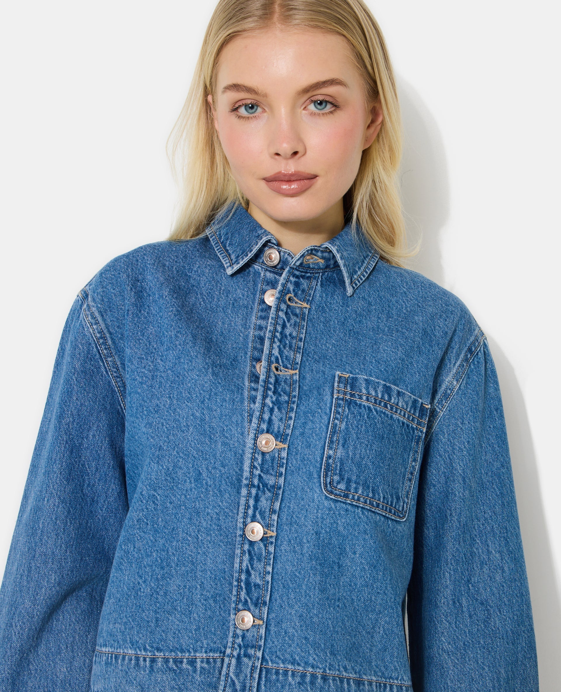 Chemise en jean avec bords zig-zag