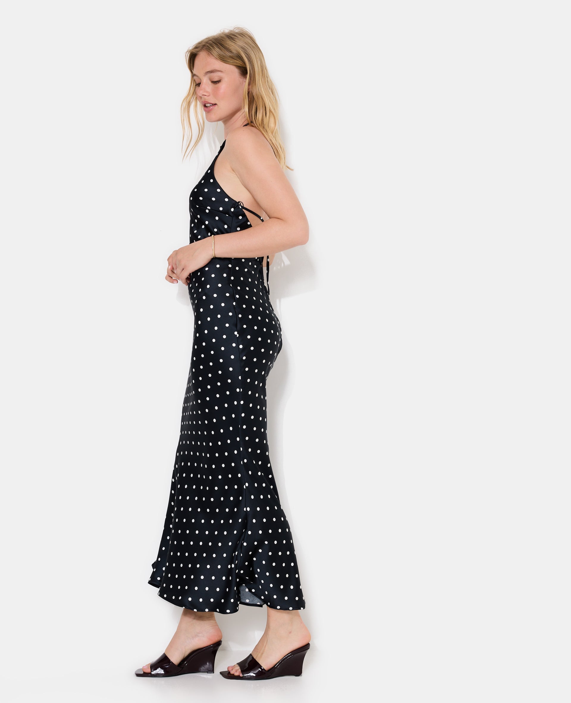 Robe longue dos-nu motif pois