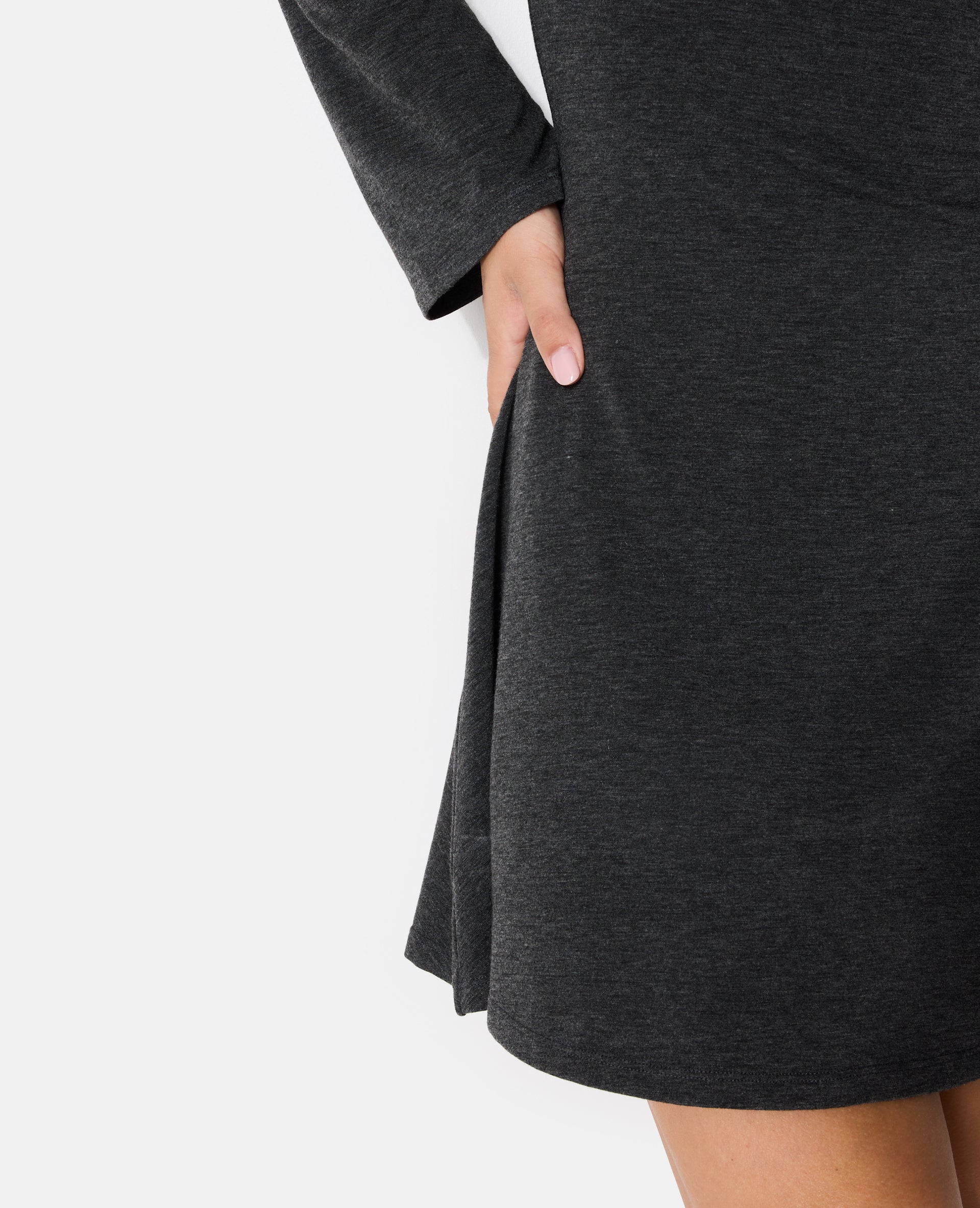 Robe courte patineuse avec manches flare