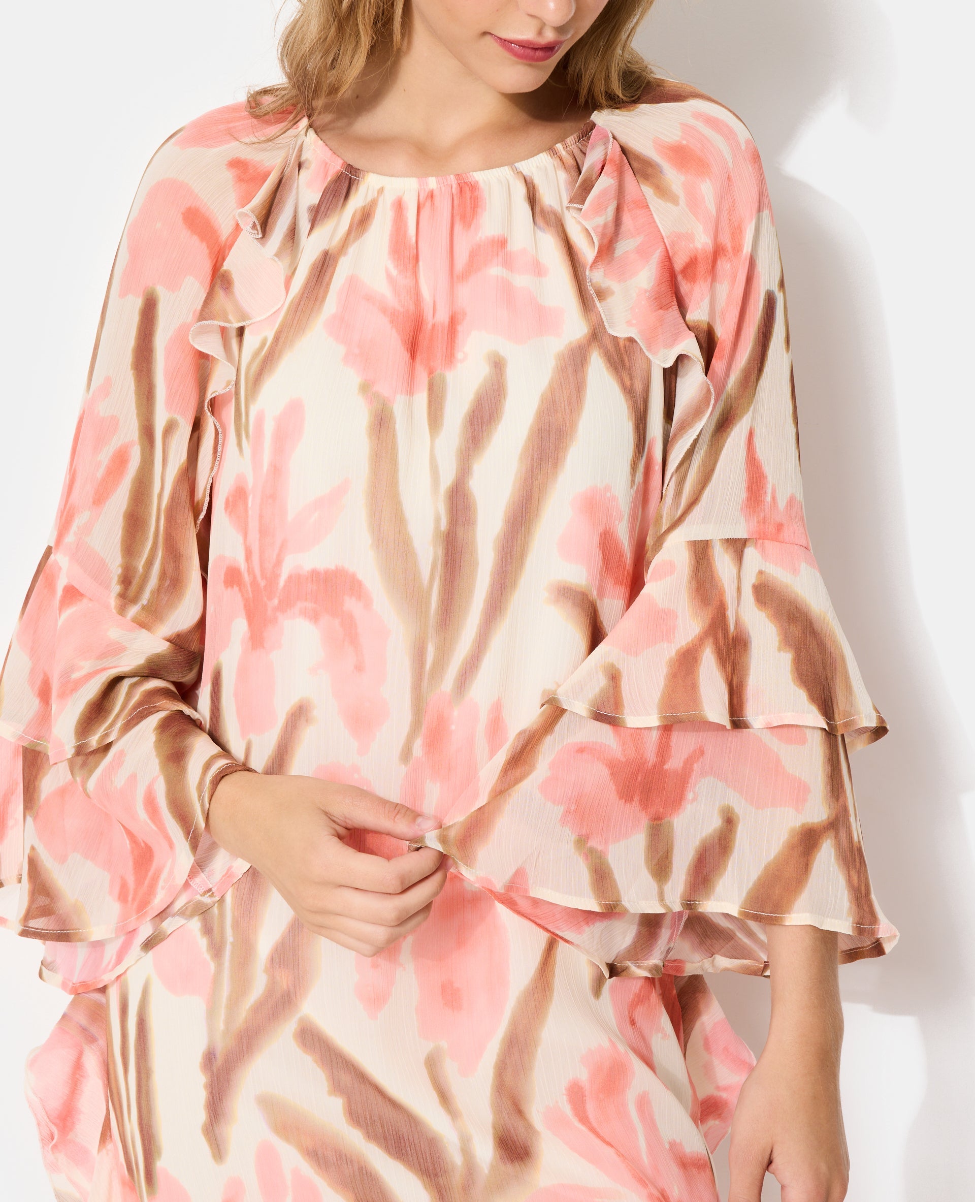 Robe courte en voile avec volants et motifs fleurs