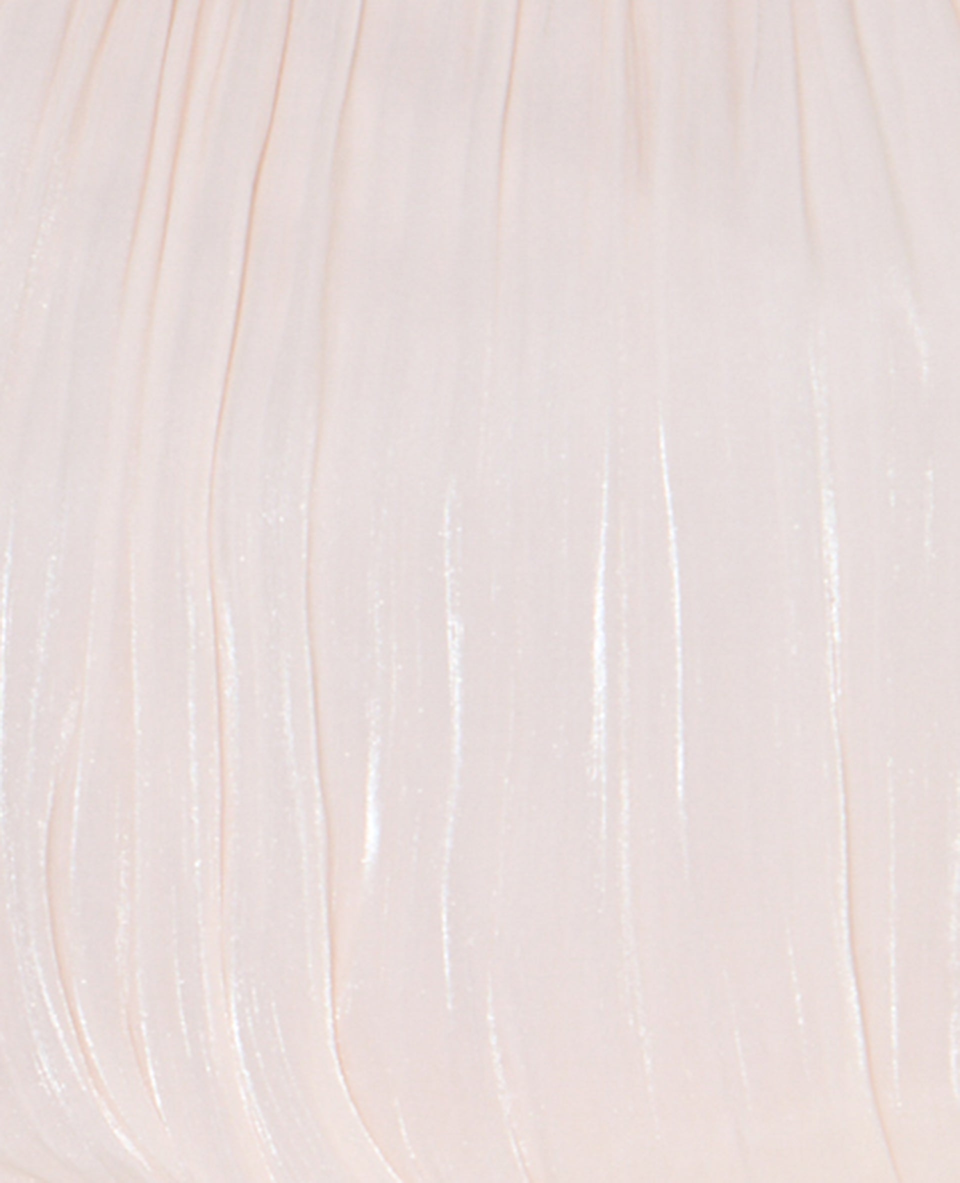 Robe en tissu brillant avec effet drapé