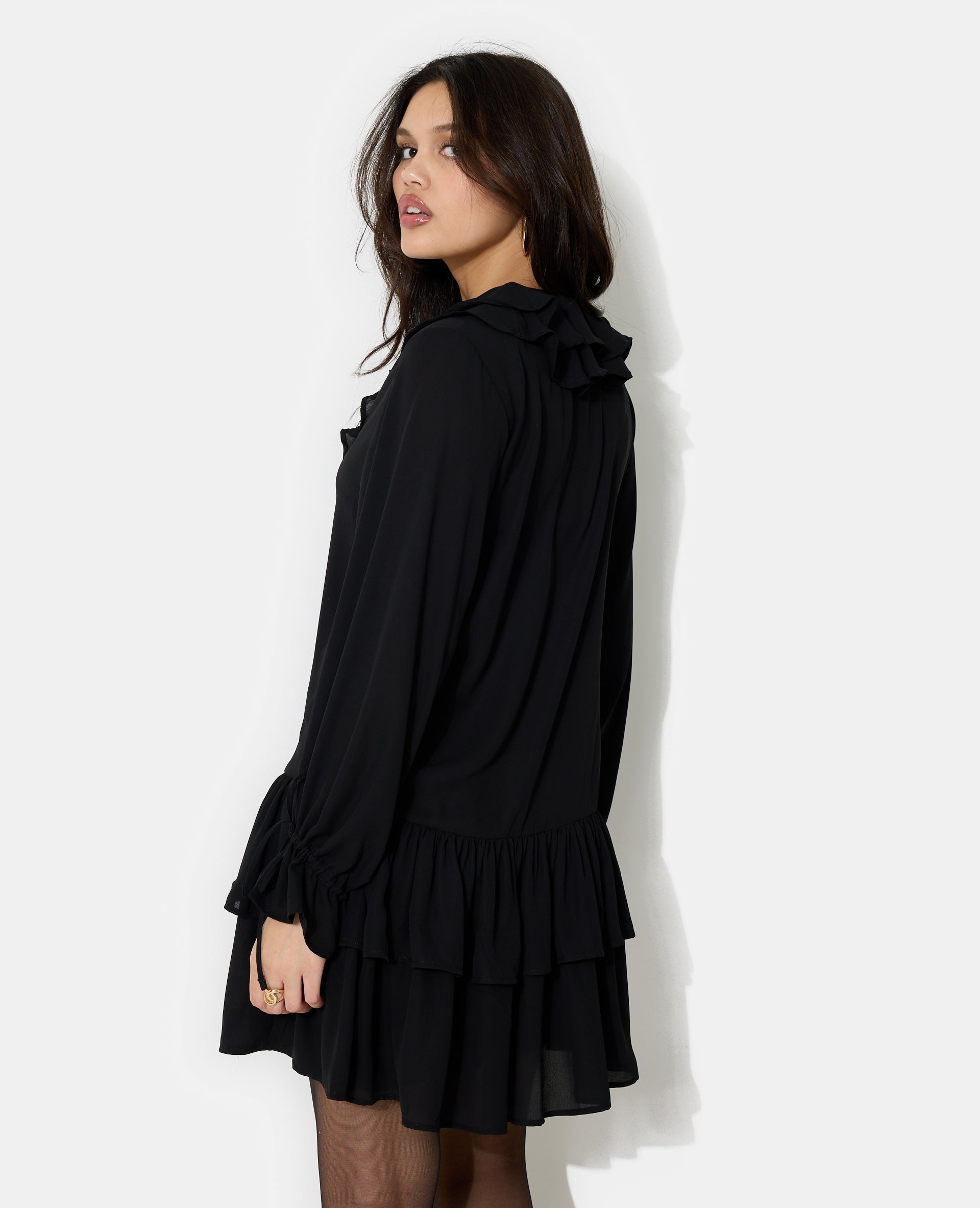 Robe à volants manches longues encolure V