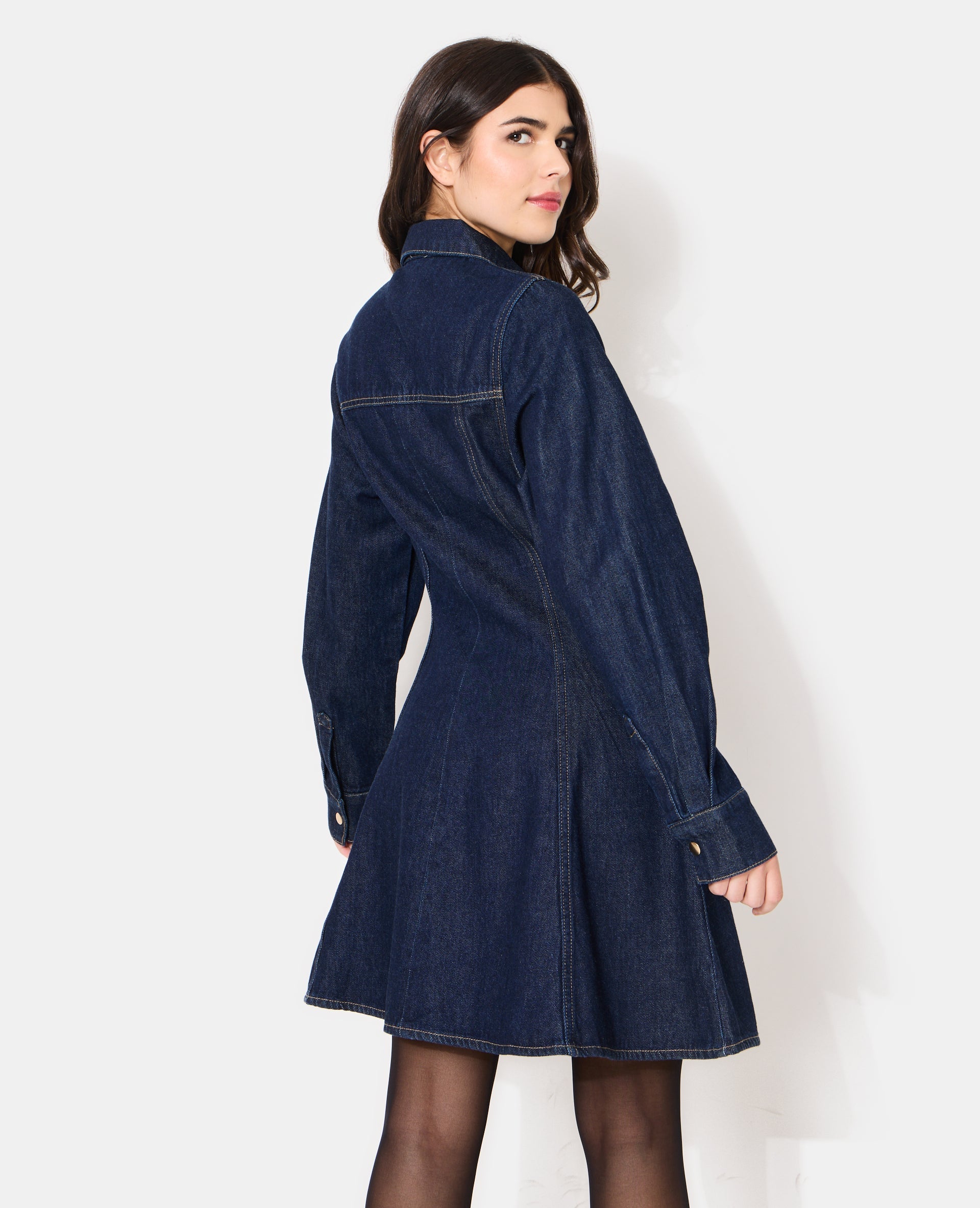 Robe en jean courte évasée et boutonnée