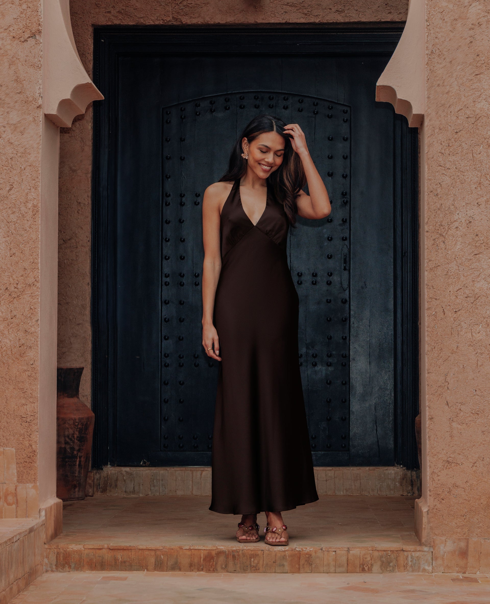 Robe longue en satin avec dos-nu