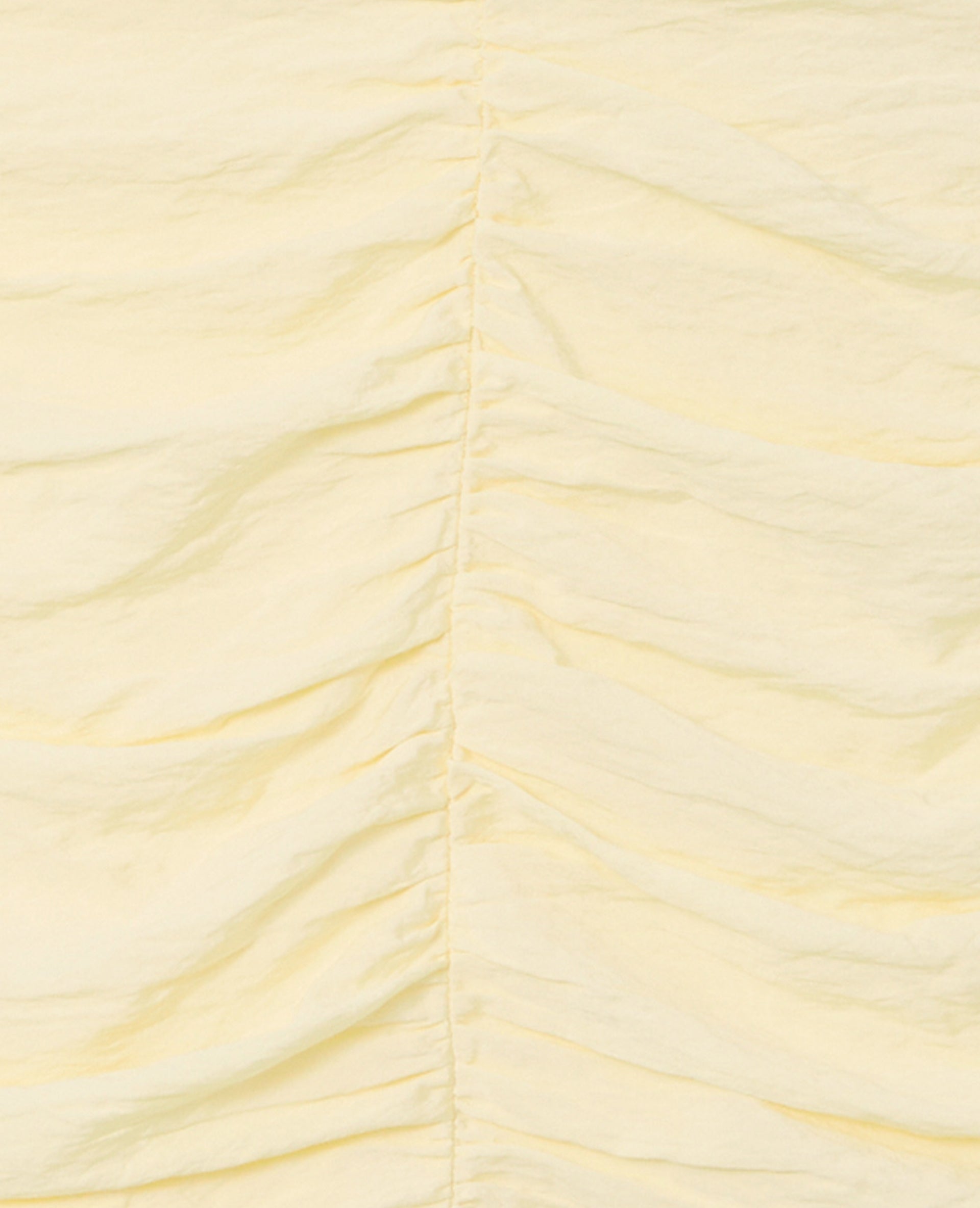 Robe courte avec effets drapés et col V