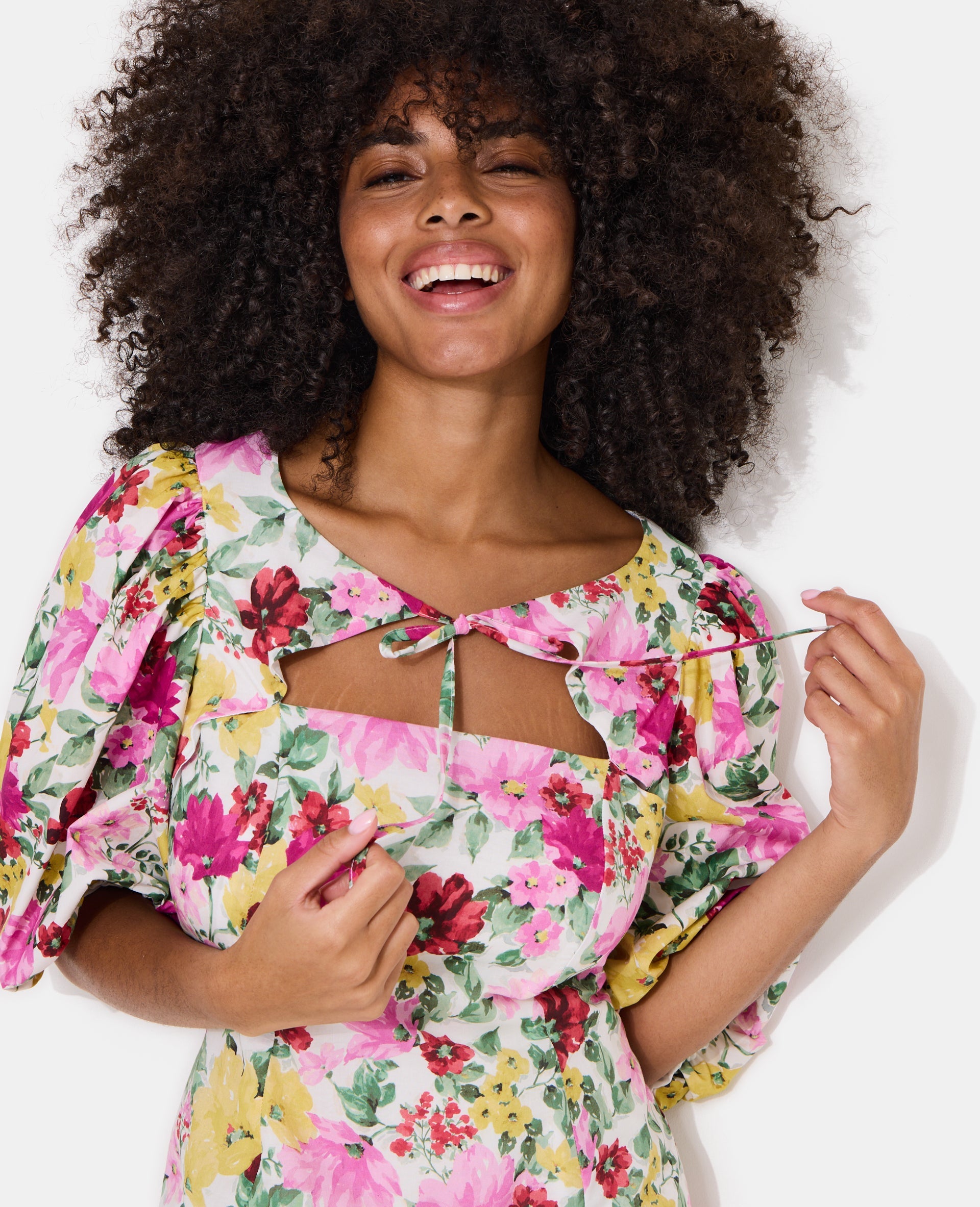 Robe courte manches ballons motif fleurs