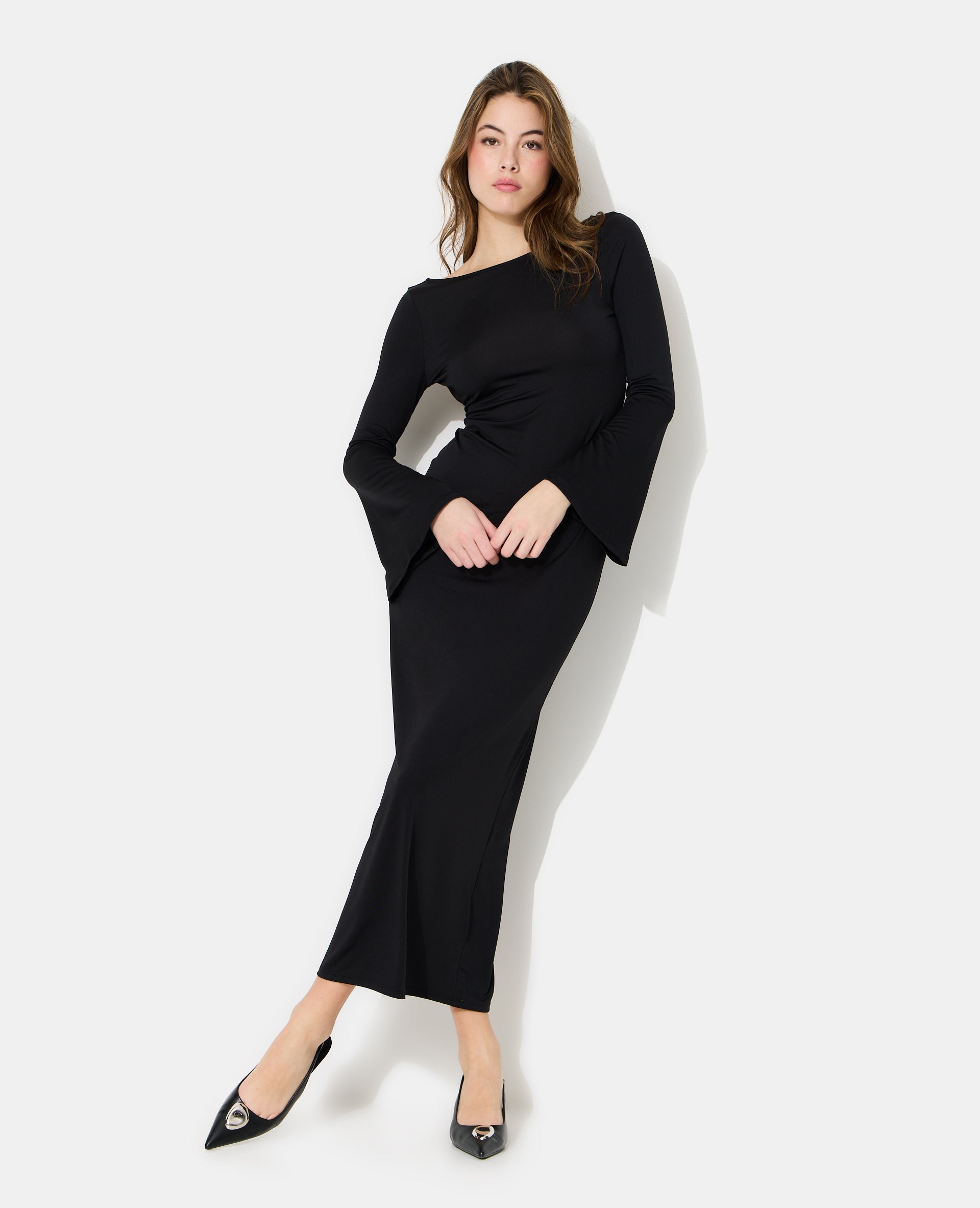 Robe longue dos nu avec manches flare