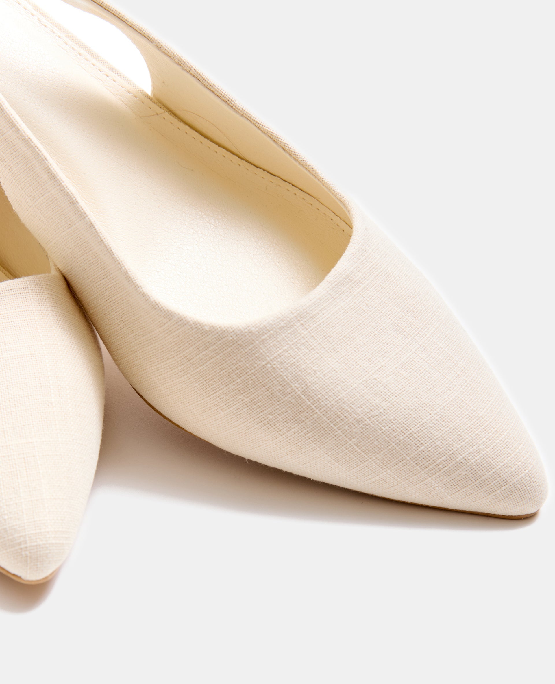 Sandales tissu avec bouts pointus et talons bloc