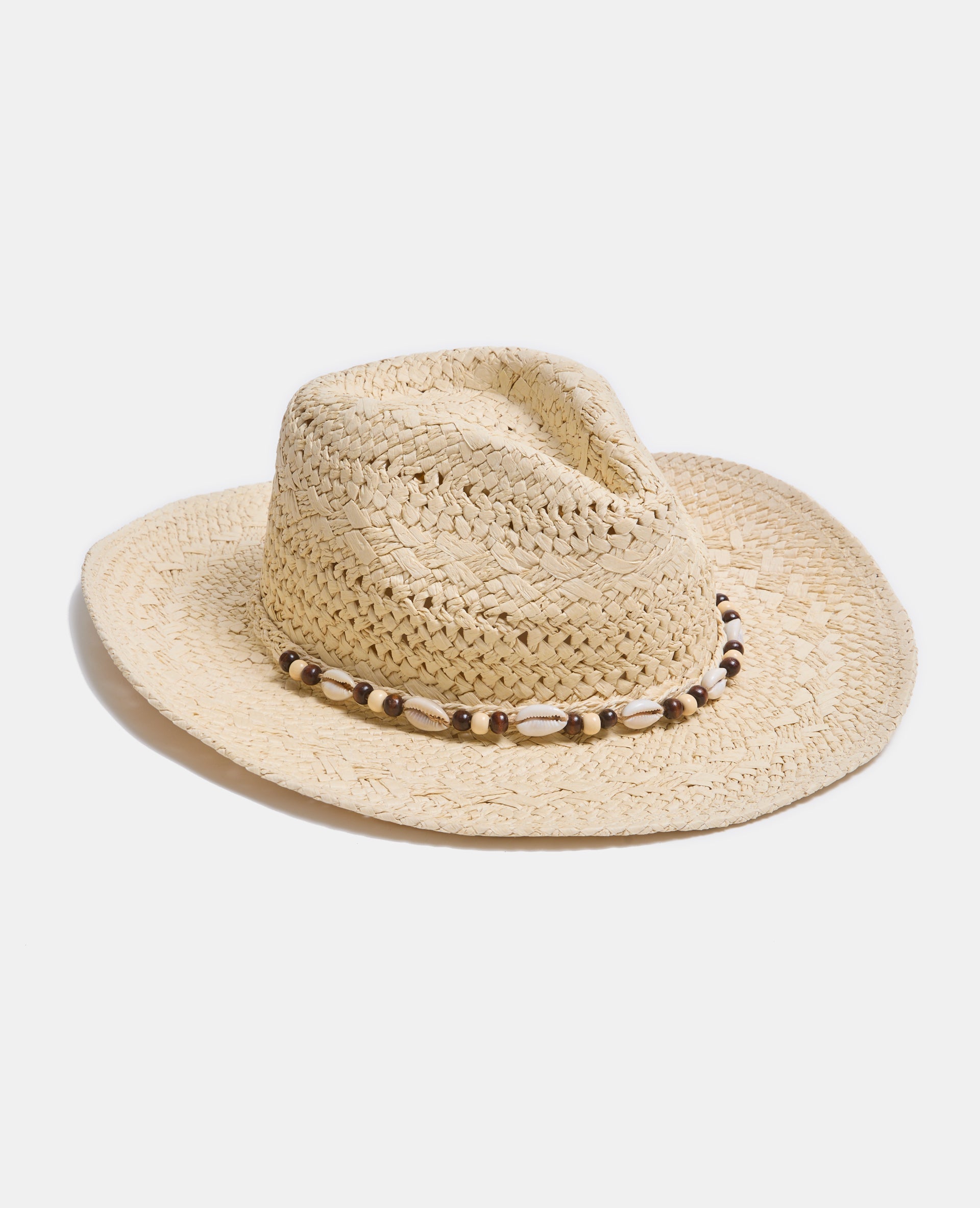 Chapeau de paille avec perles et coquillages