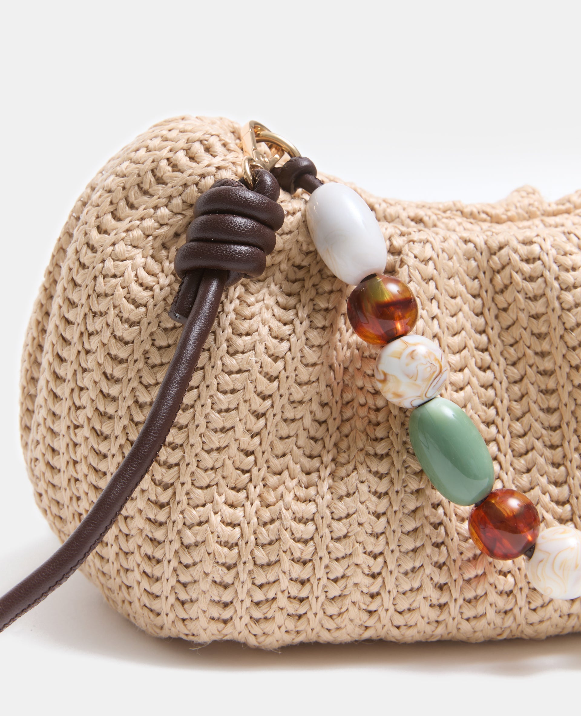 Sac en raphia avec poignée perles et bandoulière